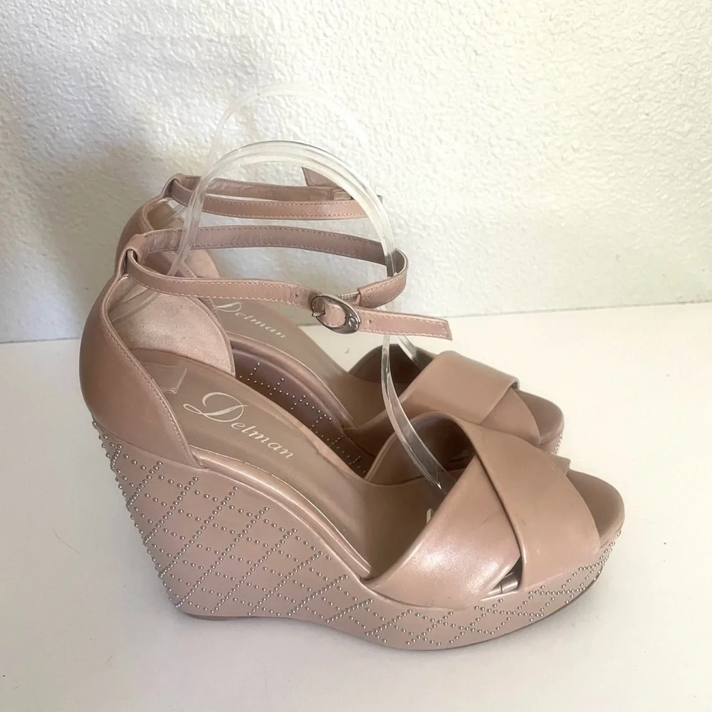 DELMAN taupe open toe studded leather platform wedge sandal size 10